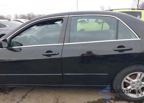 2007 Honda Accord 2.4 Ex z USA, uszkodzony, nr VIN 1HGCM56847A066231